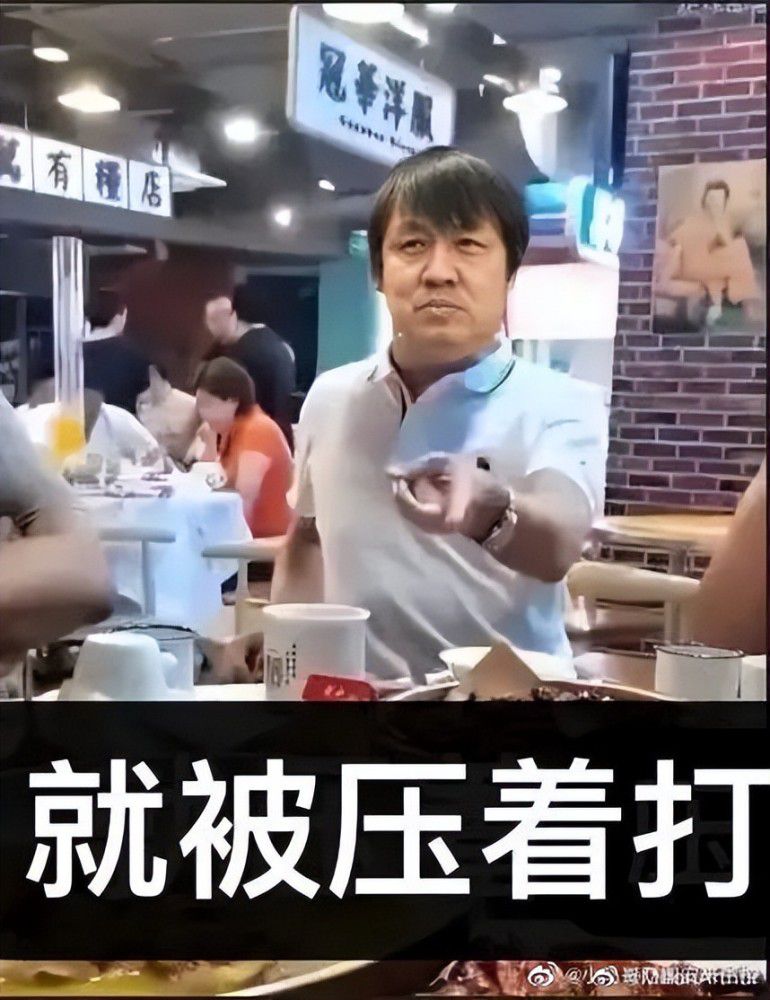 在柏林的一家年夜饭馆里。那时全部德国覆盖着经济危机的暗影。在奢华的年夜饭馆里麇集很多来自分歧阶级的人物。此中有堕入窘境而避风头的财界巨头普莱辛格，无奈色衰而想自杀的芭蕾舞演员格鲁辛斯卡娅，被赌钱弄得败尽家业而盗窃为生的旧男爵冯盖根，普莱辛格的旧属行将就木的孤老克林格兰，和年青标致但贪心自私的速记员弗兰苓等。这部第5届奥斯卡最好影片是米高梅在30年月早期初创“全明星片子”的代表作。全片以柏林的一家奢华年夜饭馆为人生舞台，表示五组人物在统一天当中的古怪遭受。叙事手法固然中规中矩，但几位年夜明星的表演却相当出色，充实把握脚色的个性和处境，此中有：面对事业危机的俄国芭蕾舞女星、嗜赌的男爵、得尽症的小人物、企业家等。这些脚色以三线交织的体例上演着人生的离合悲欢，剧情成长流利，场景固然局限在年夜饭馆中，但人物穿梭活动天然。故事在后来的《柏林饭馆》（Hotel Berlin）和《琼楼风月》（Weekend at the Waldorf）中再度呈现，并被改编成百老汇歌舞剧。